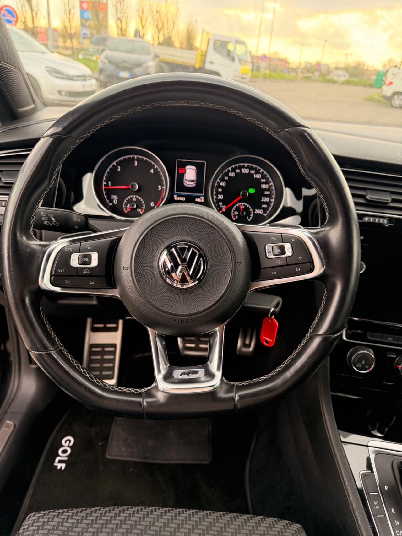 Volkswagen Golf 2.0 TDI DSG 5p. R-Line