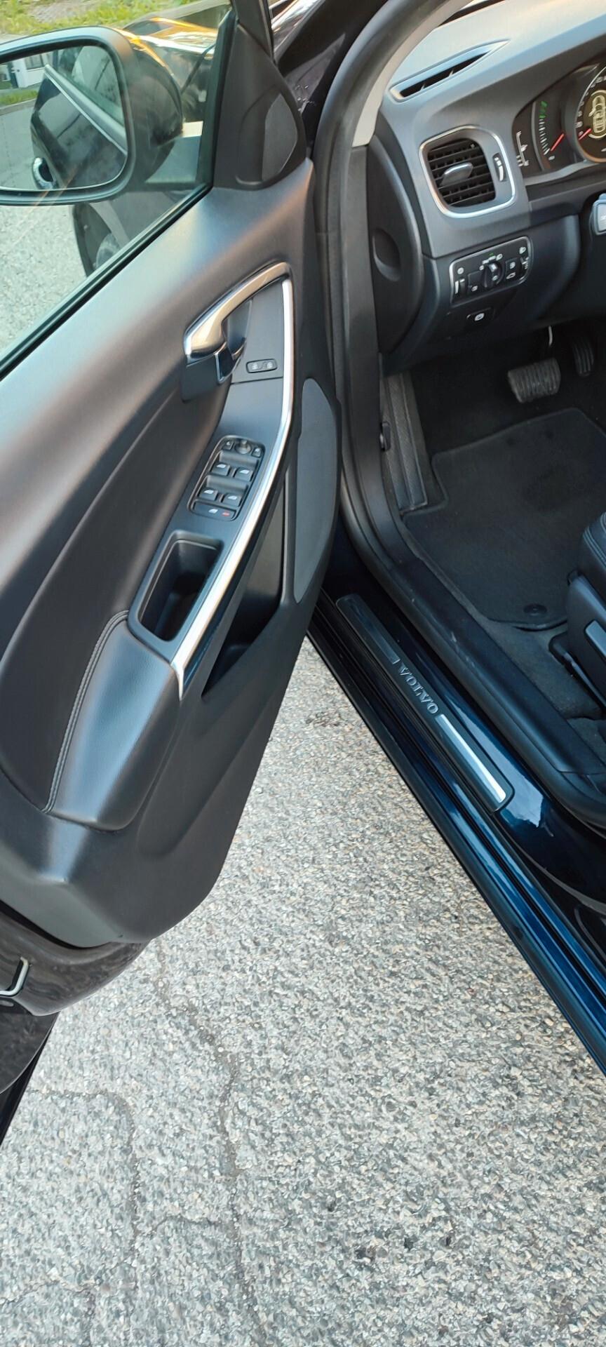 Volvo V60 D3 Geartronic Momentum