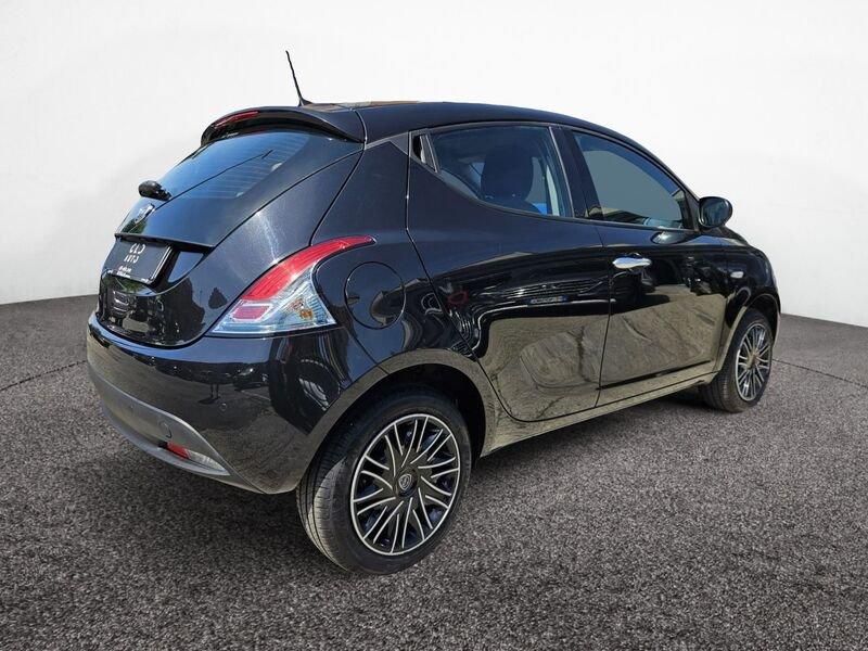 Lancia Ypsilon 1.0 FireFly 70cv Hybrid