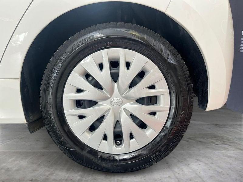Toyota Yaris Hybrid Active MY22