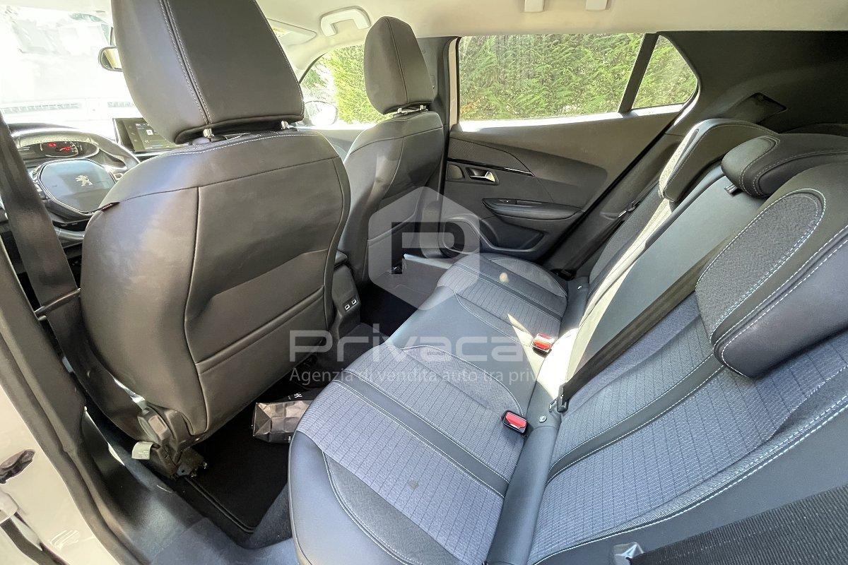 PEUGEOT 2008 BlueHDi 110 S&S Allure Pack