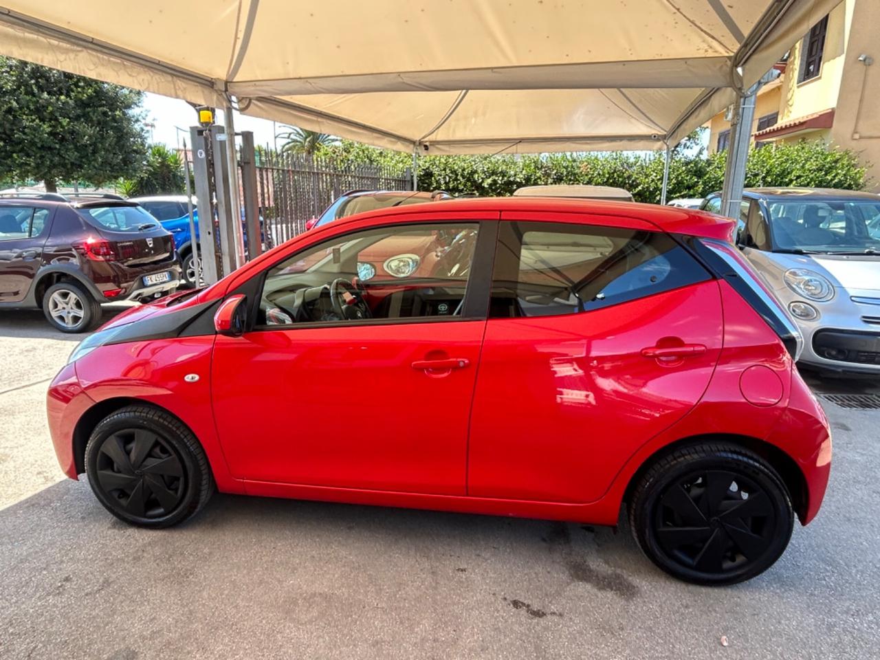 Toyota Aygo 1.0 VVT-i 69 CV 5 porte x-cite MMT
