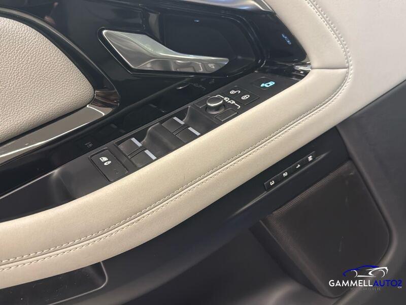 Land Rover Range Rover Evoque 2.0 D180 First Edition AWD auto