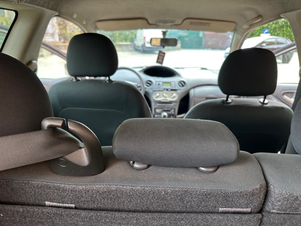 Toyota Yaris Verso 1.3i 16V cat Luna '03