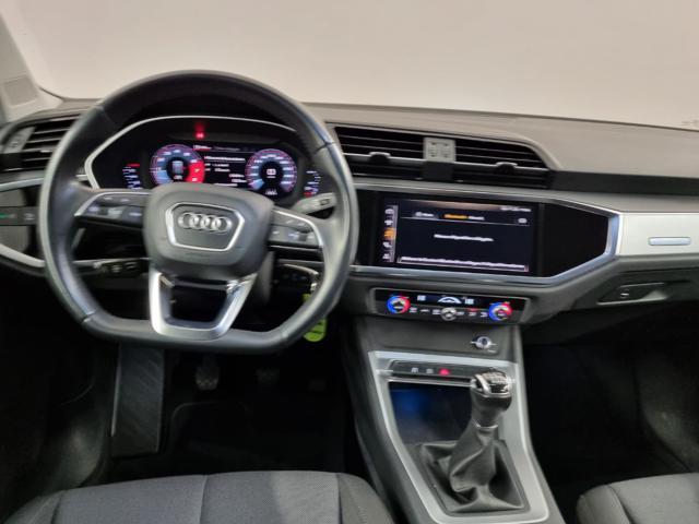 AUDI Q3 35 TFSI Business Advanced
