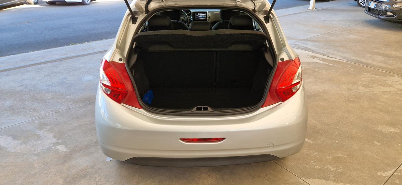 Peugeot 208 1.4 eHDi 68cv Automatica