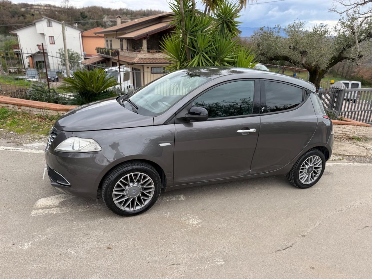 Lancia Ypsilon 1.2 69 CV 5 porte GPL Ecochic Gold