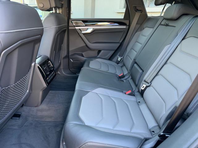 VOLKSWAGEN Touareg 3.0 V6 TDI 286 CV SCR R-Line Final Edition