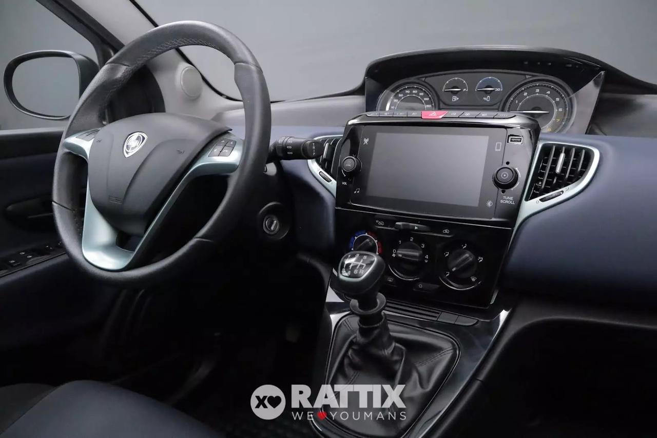 Lancia Ypsilon 1.0 Firefly Hybrid 70CV Silver