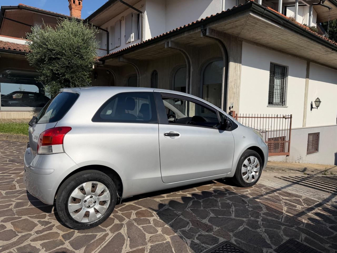 Toyota Yaris 1.0 3 porte