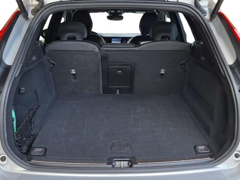 Volvo XC60 B5 250+14 CV AWD Automatica Mild Hybrid Plus Dark