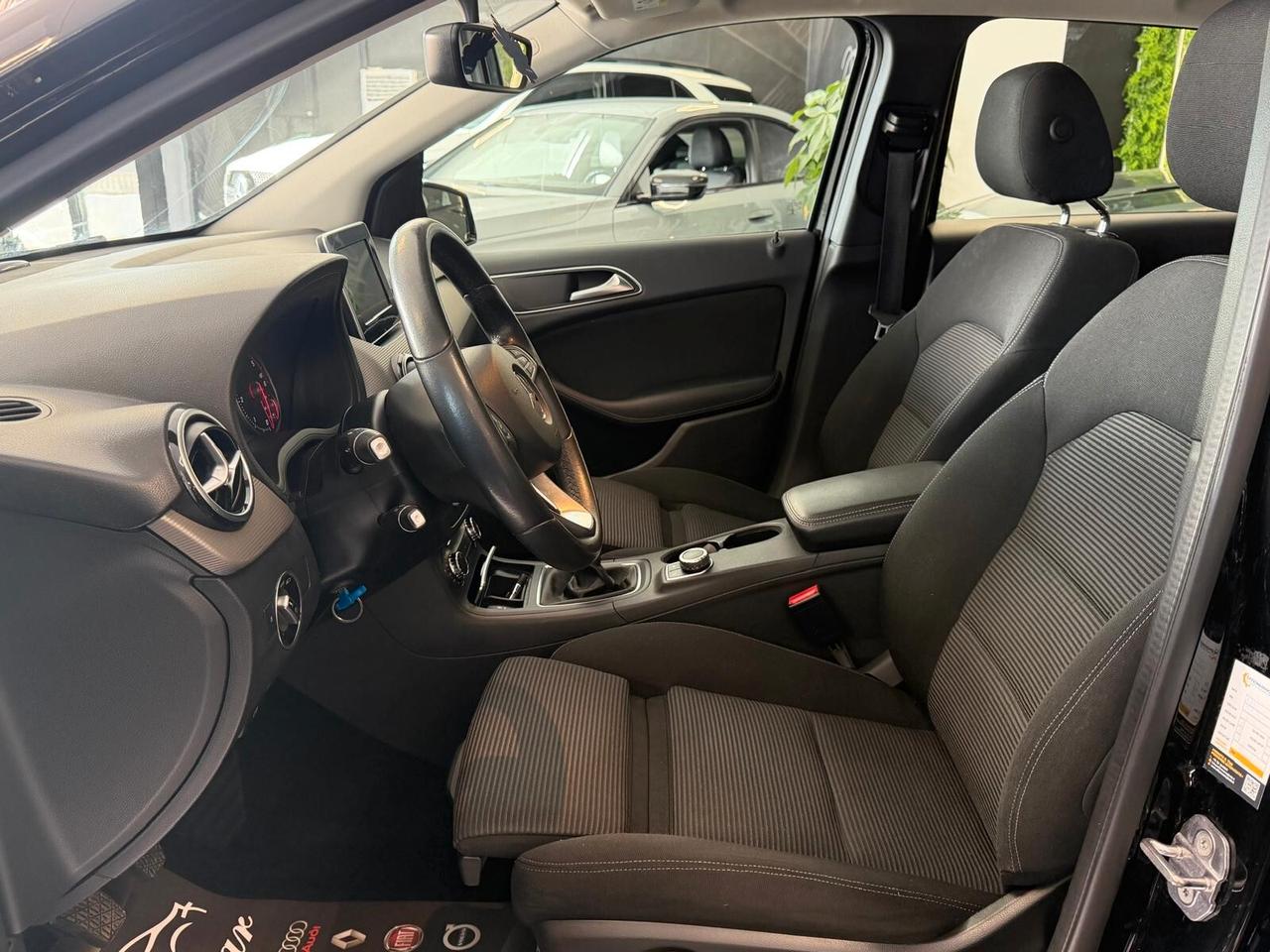 MERCEDES-BENZ CLASSE B160 SPORT 1.5 90CV NAVI OK NEOPATENTATI ANNO 2018