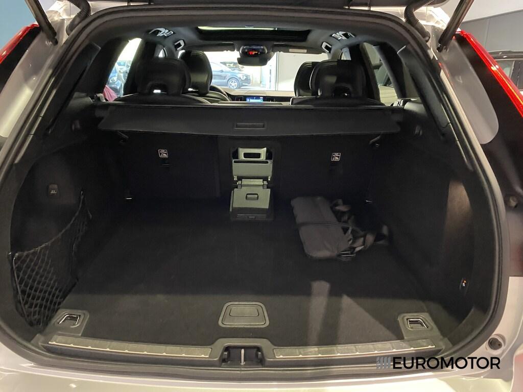 Volvo XC60 2.0 B4 R-Design AWD Geartronic