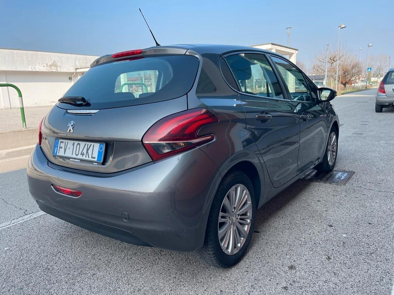 Peugeot 208 1.2 benz 82cv 5 porte - Distribuzione a 63mila km