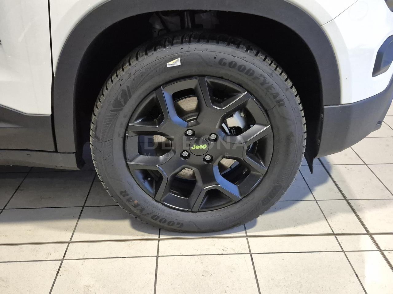 Jeep Avenger 1.2 turbo e-hybrid mhev upland 4xe 145cv edct6