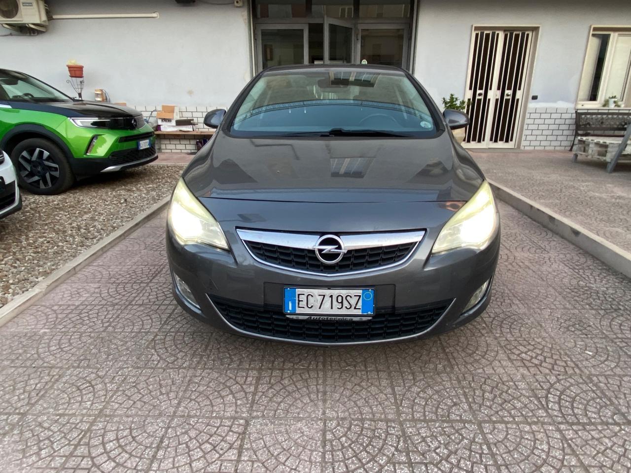Opel Astra 1.7 CDTI 110CV 5 porte Cosmo