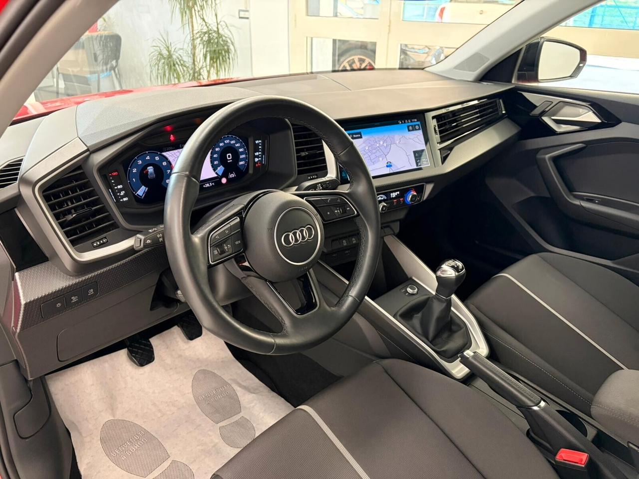 Audi A1 citycarver 30 1.0 tfsi Identity Black 110cv