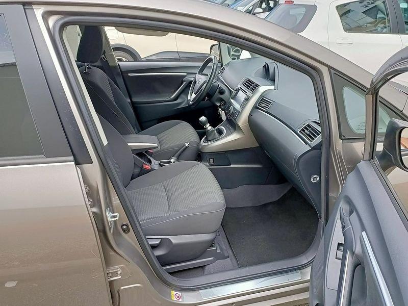 Toyota Verso 1.6 d-4d Active 7p.ti mt 1.6 D-4D Active 7 posti