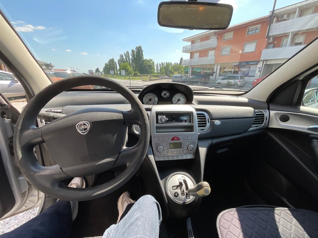 Lancia Ypsilon 1.3 MJT 75 CV Argento