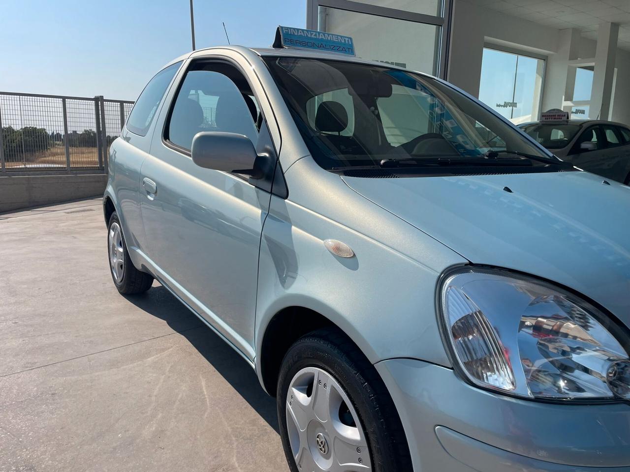 Toyota Yaris 1.0 3 porte Sol OK neopatentati