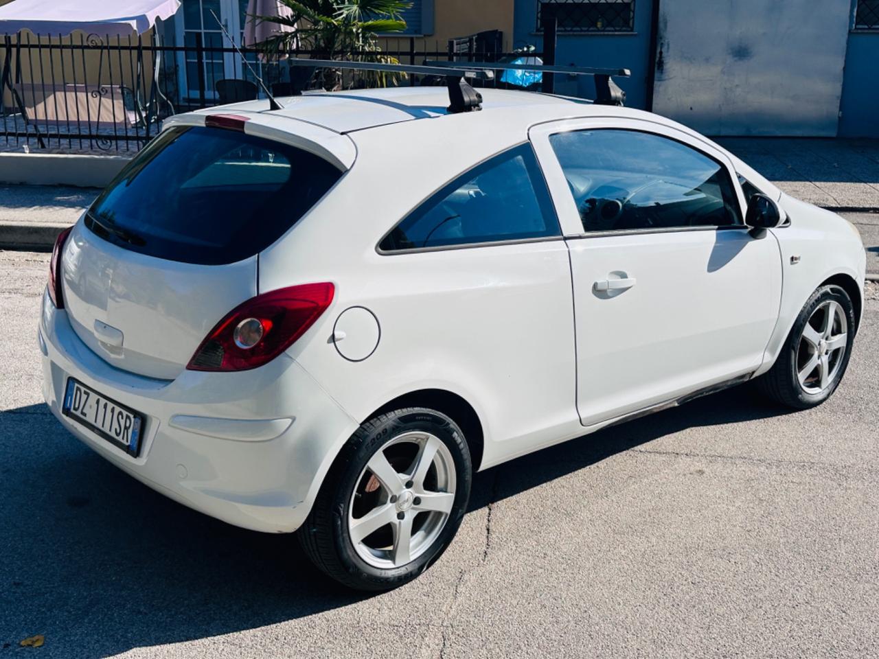 Opel Corsa 1.3 CDTI ANNO 2009 AUTOCARRO