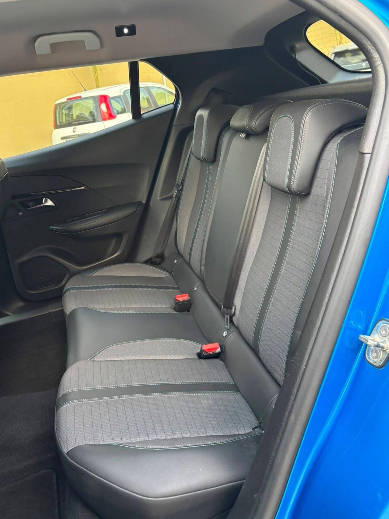 Peugeot 2008 BlueHDi 130 S&S EAT8 Allure