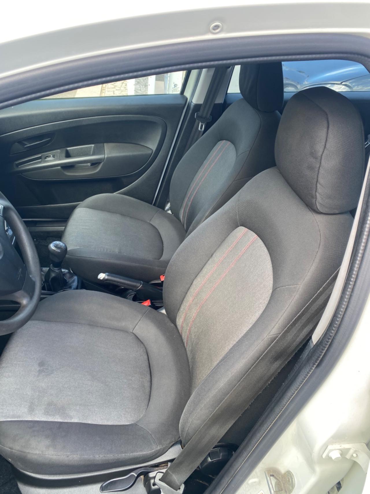 Fiat Punto 1.3 MJT II 75 CV 5 porte Virgin Radio