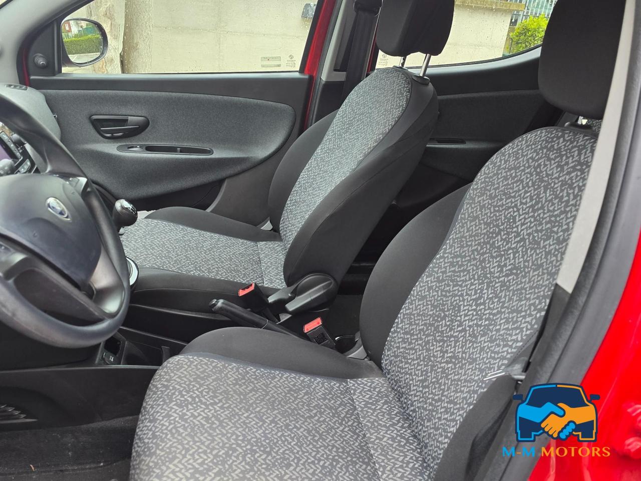 Lancia Ypsilon 5 Porte Ypsilon 1.0 firefly hybrid Silver s&s 70cv