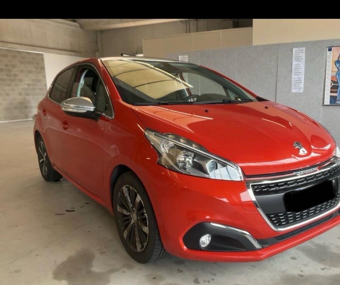 Peugeot 208 PureTech 82 5 porte Allure
