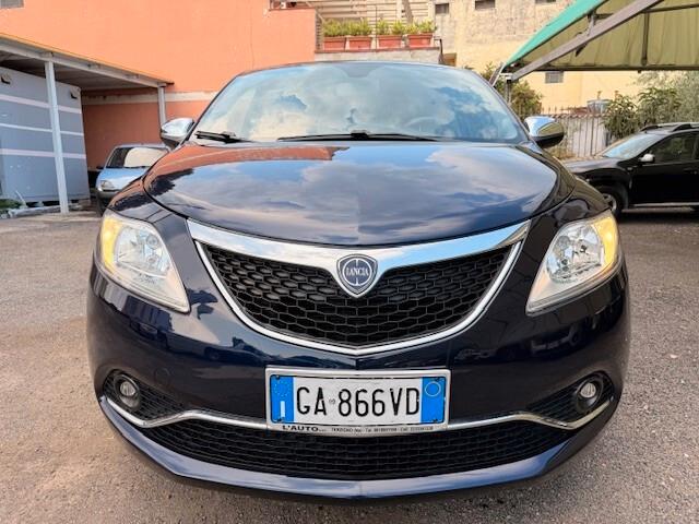 Lancia Ypsilon 1.2 69 CV 5 porte S&S Platinum