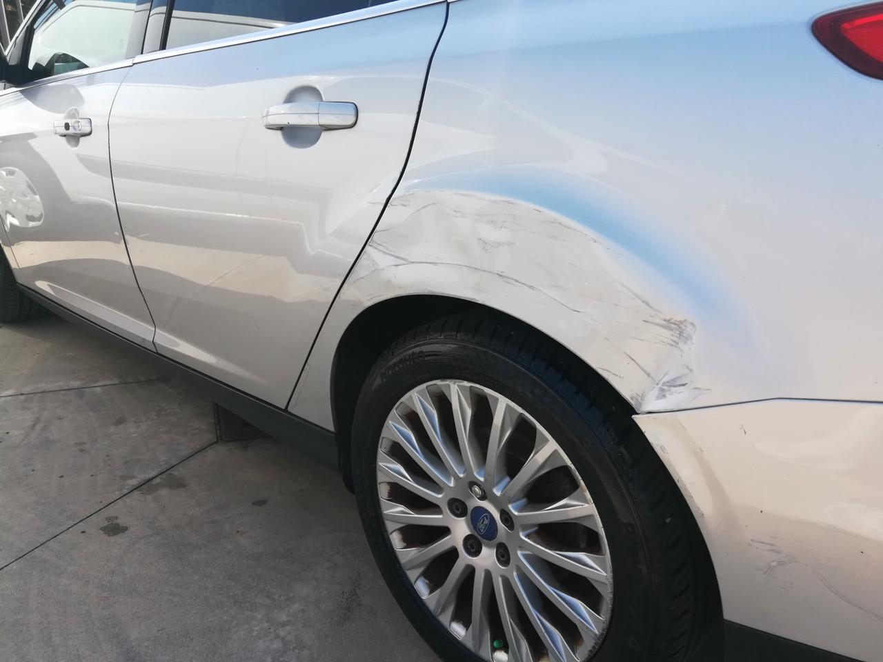 Ford Focus 1.6 Benz. EURO 5 125 CV SW Titanium SOLO PER COMMERCIANTI