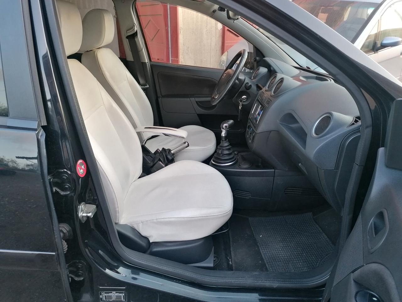 Ford Fiesta 1.4 TDCi 5p. Titanium (unico proprietario)