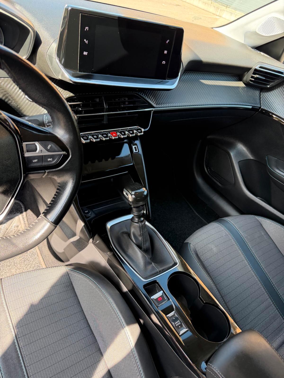 Peugeot 208 1.2 - NAV. - NEOPATENTATI - 12 MESI DI GARANZIA -