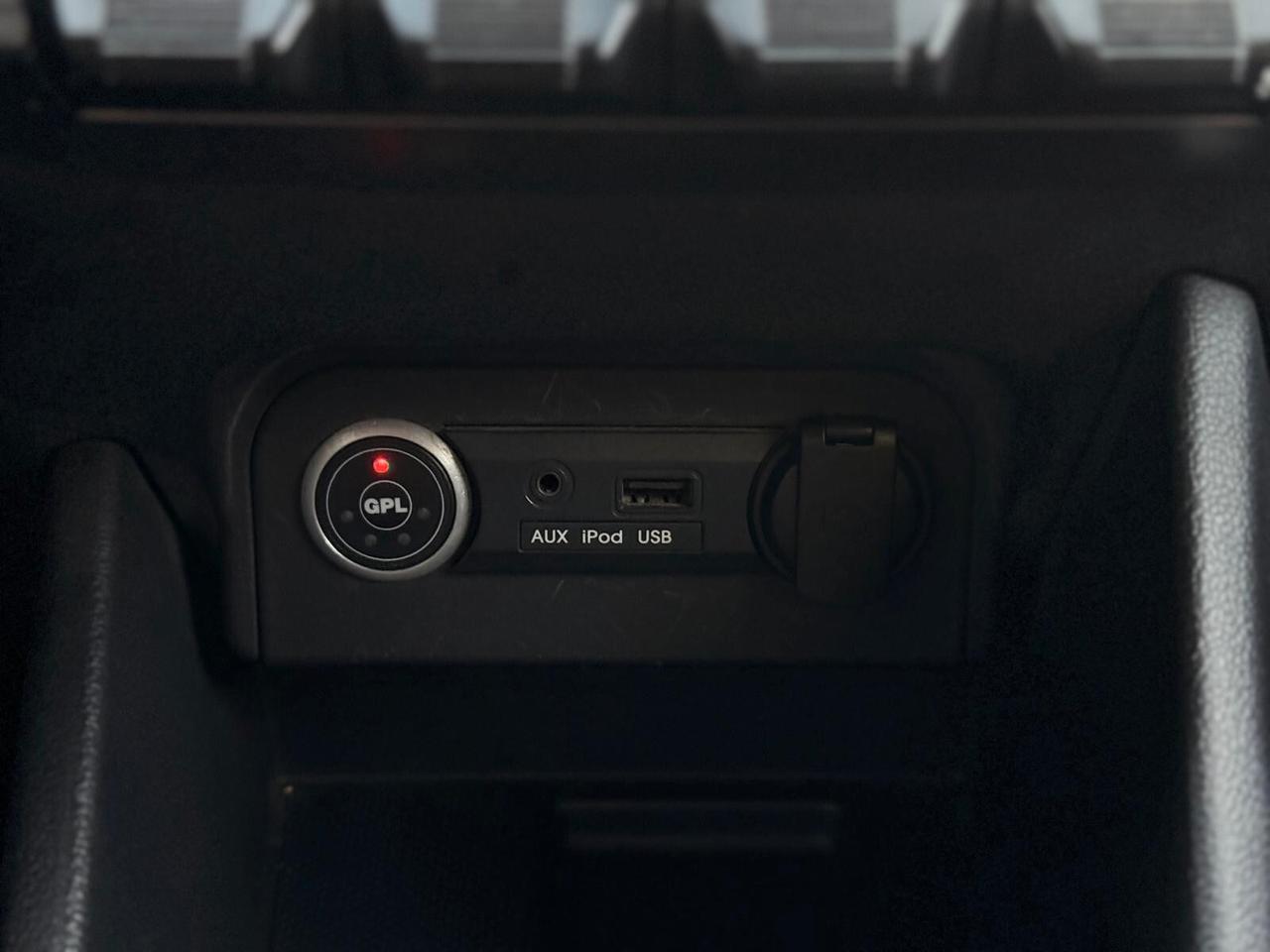 Kia Rio 1.2. GPL NOLEGGIO 35€ AL GIORNO