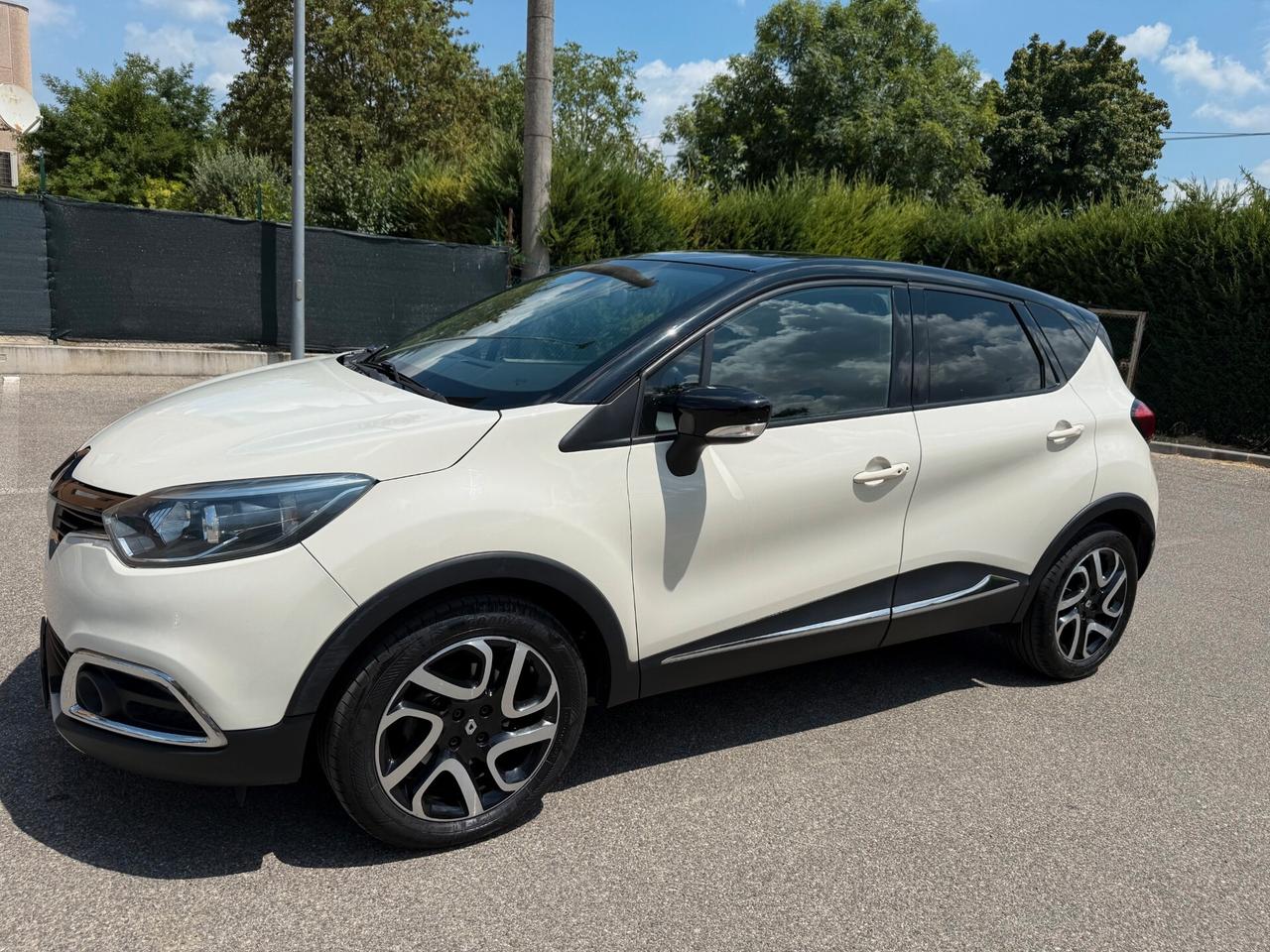 Renault Captur 1.5 dci - NEOPATENTATI - NAV. - 12 MESI DI GAR. -