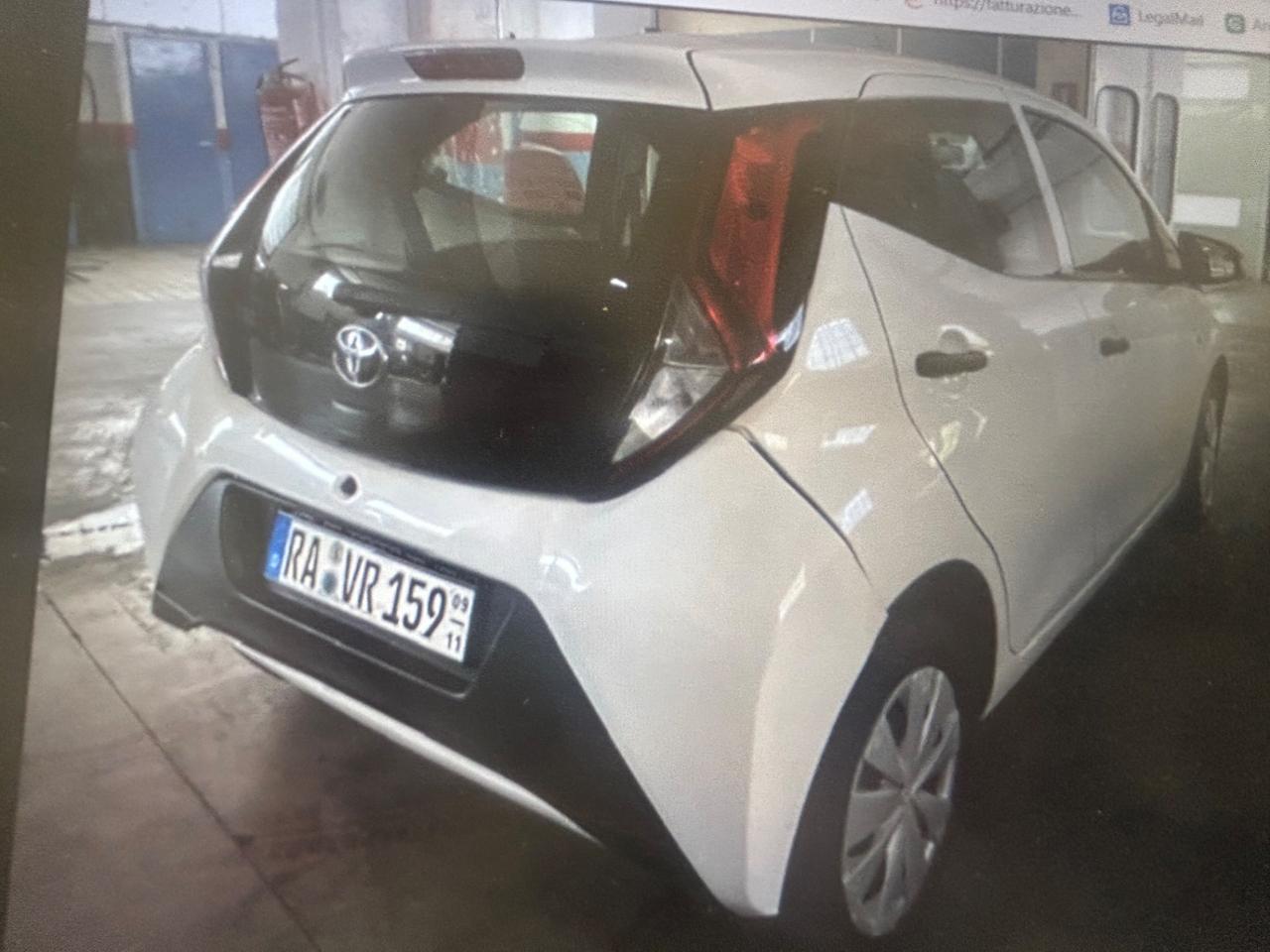 Toyota Aygo Connect 1.0 VVT-i 72 CV 5 porte x-play