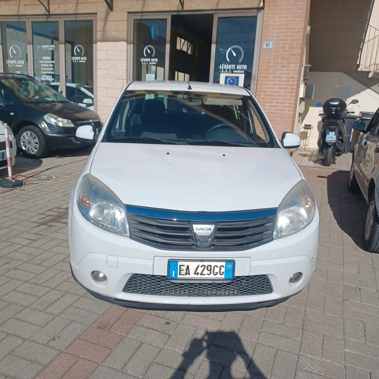 153.628KM ECONOMICA GPL DI FABBRICA SANDERO 1.4