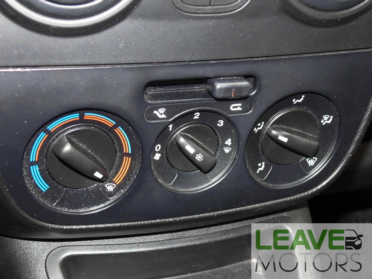 Peugeot Bipper Bipper1.3 HDi 75 (M1430)