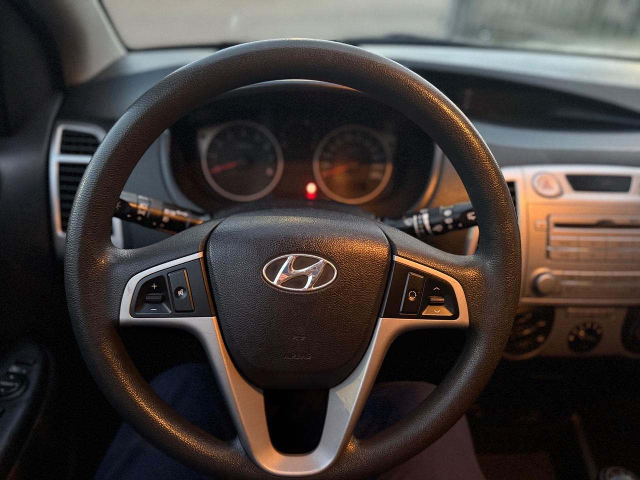 Hyundai i20 1.2 5p. Neopatentati no blocchi 2012