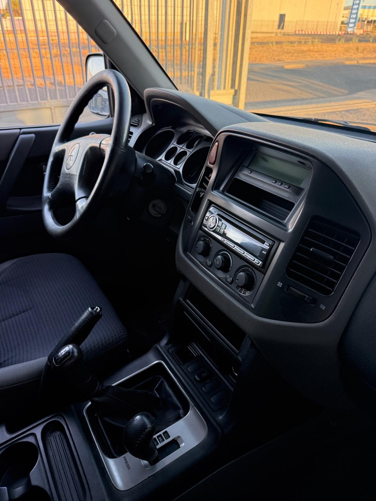 Mitsubishi Pajero 3.2 16V DI-D 3p. GLX GANCIO TRAINO