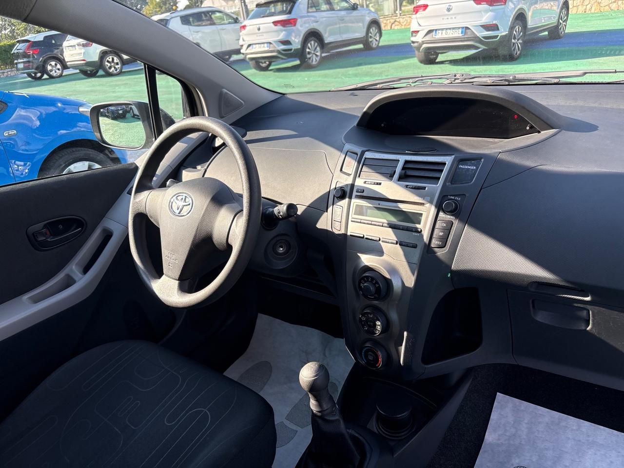 Toyota Yaris 1.0 5 porte Sol
