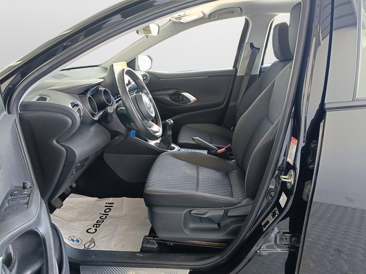 TOYOTA Yaris IV 2020 - Yaris 1.0 Trend
