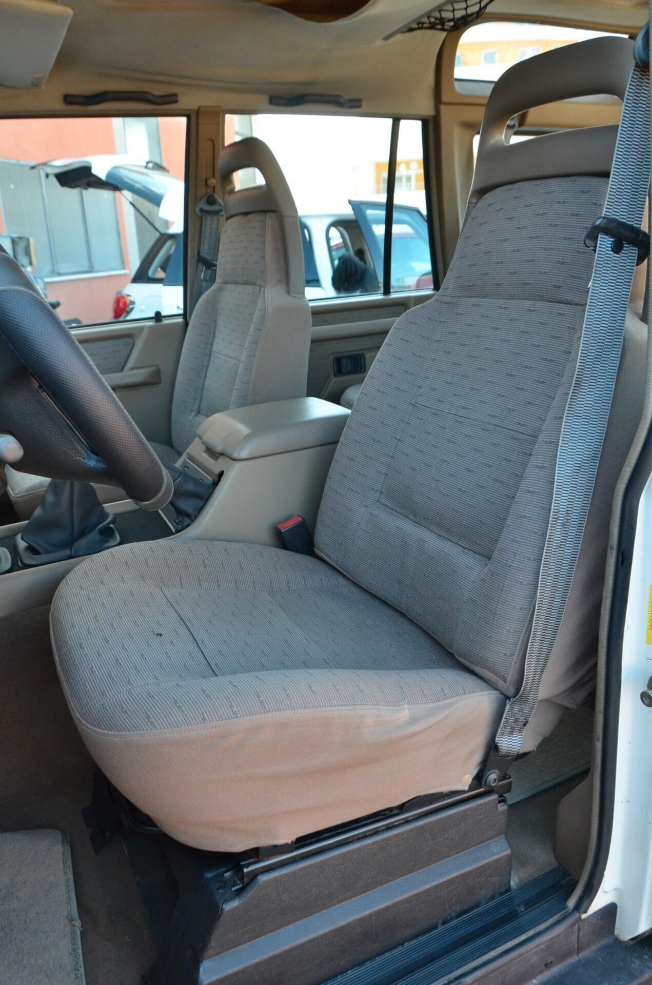 Land Rover Discovery 2.0i 16V cat 5 porte Luxury