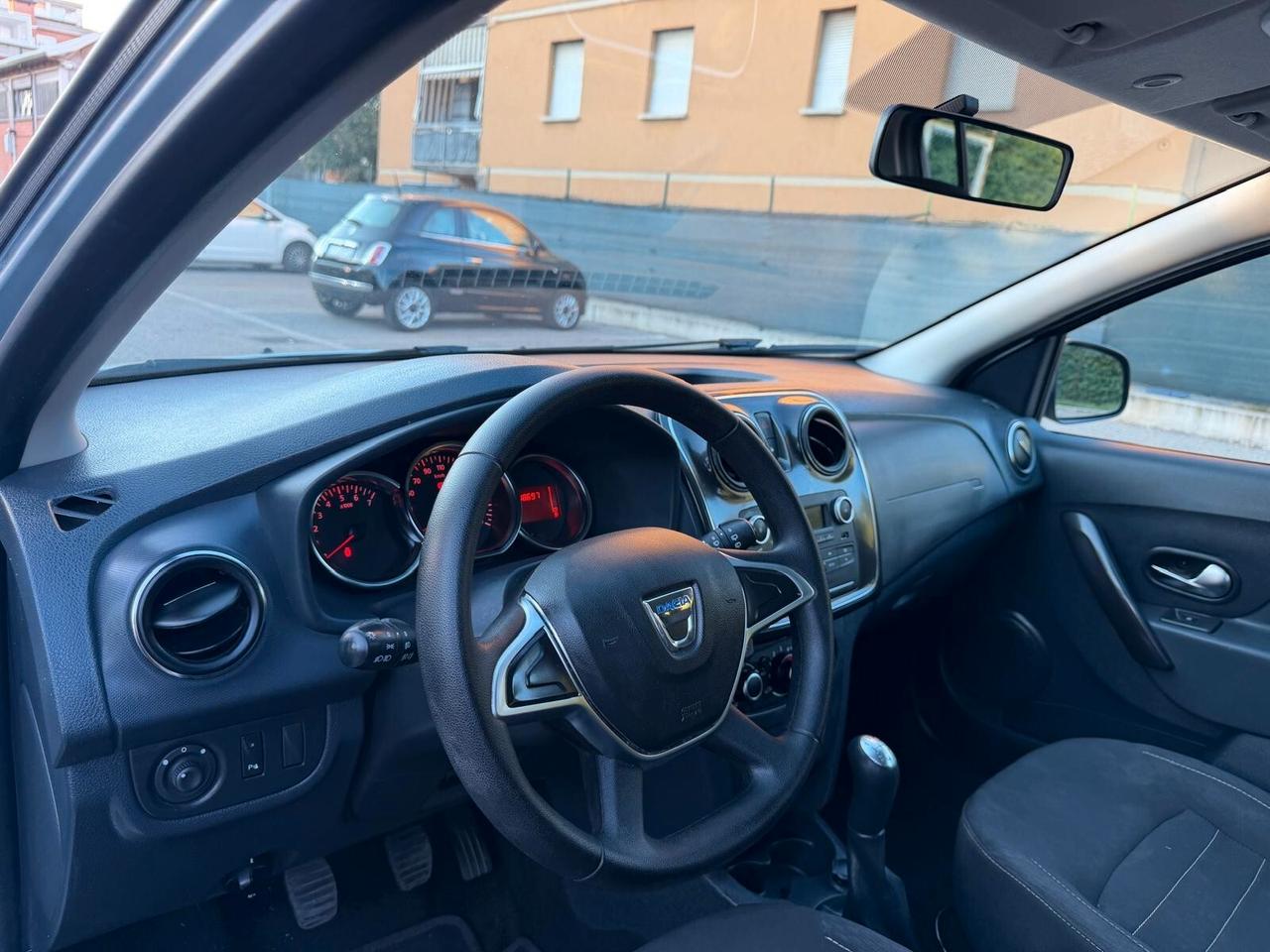 Dacia Sandero 1.0 - NEOPATENTATI - 12 MESI DI GARANZIA -