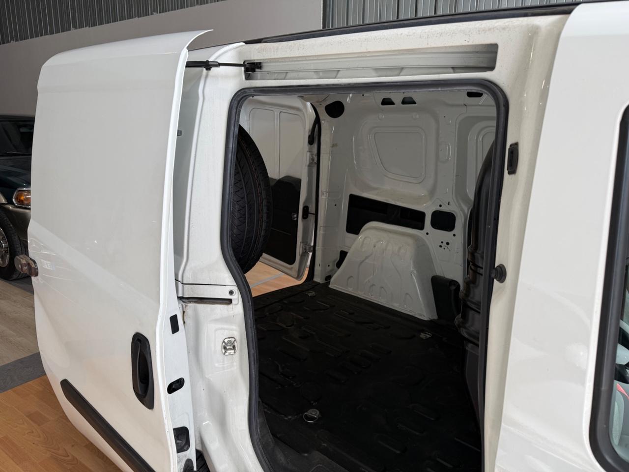 Fiat dobló 1.4 benzina/metano 3 posti