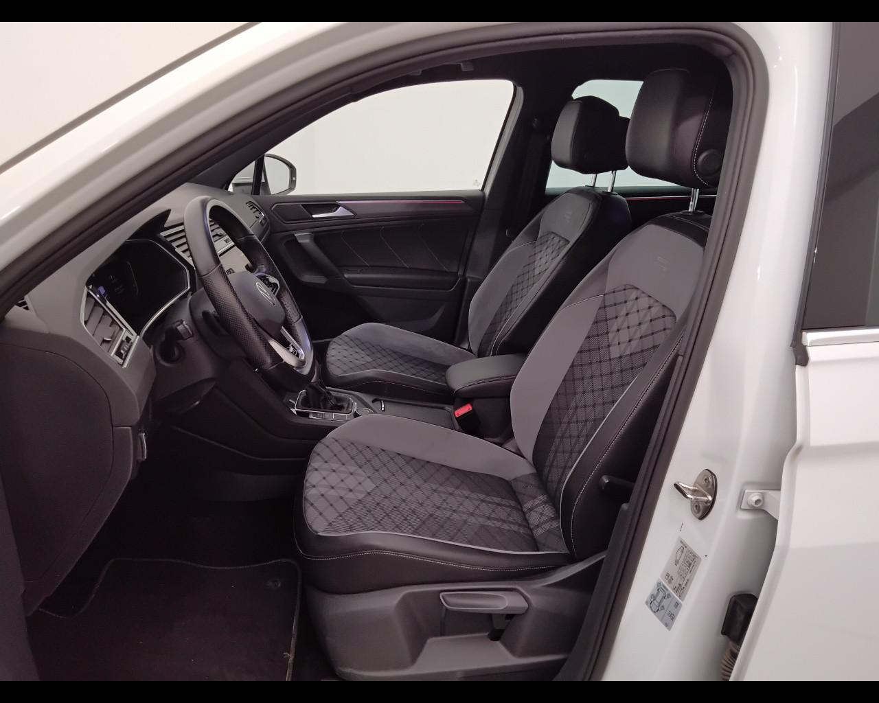 VOLKSWAGEN Tiguan II 2021 - Tiguan 2.0 tdi R-Line 4motion 150cv dsg