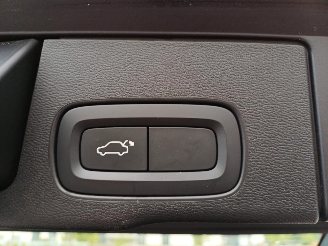 Volvo XC 60 T8 2.0 Hybrid Plug-in AWD Business Plus