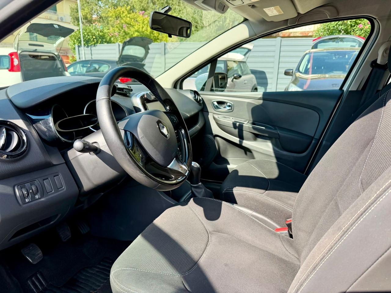 Renault Clio 1.2 75CV Neopatentati