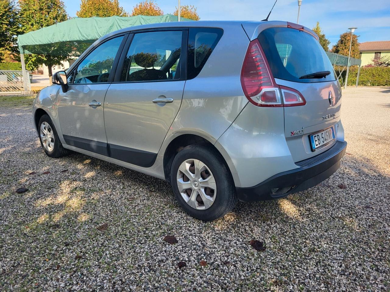 Renault Scenic Scénic X-Mod 1.5 dCi 105CV Confort