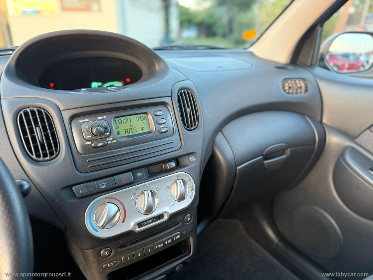 TOYOTA Verso 1.3 I 16V CAT SOL